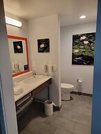 Hampton Inn & Suites Erie Bayfront