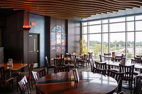 Hampton Inn & Suites Erie Bayfront