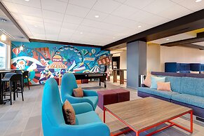 Tru by Hilton Grantville, PA