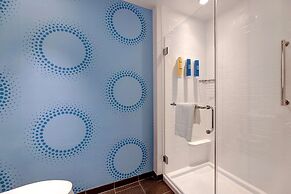 Tru by Hilton Grantville, PA