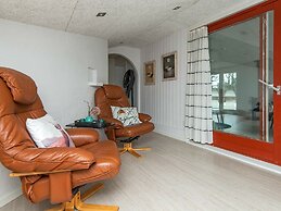 Luxurious Holiday Home in Henne With Fireplace in the Garden