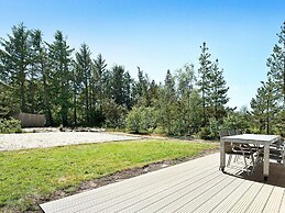 Luxurious Holiday Home in Henne With Fireplace in the Garden