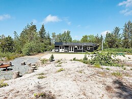 Luxurious Holiday Home in Henne With Fireplace in the Garden