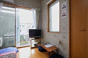 Residential Hotel Amika-F Sangenjaya 303