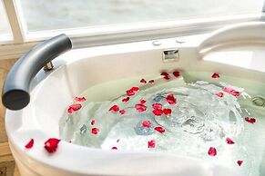 Halong Aquamarine Cruise