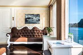 Halong Aquamarine Cruise