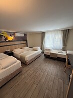 Piyes Otel