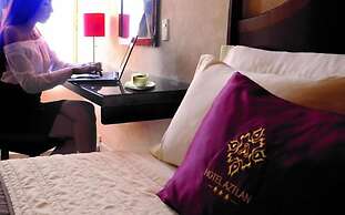 Hotel Aztlan