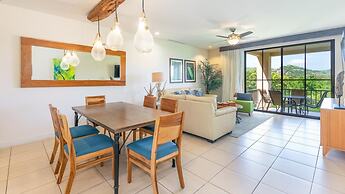 Well-decorated 3rd-floor unit with unique designs and mountainview in 