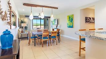 Well-decorated 3rd-floor unit with unique designs and mountainview in 