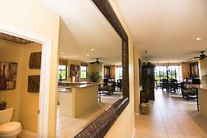 Classy artsy ocean-view unit near pool at Pacifico in Coco sleeps 6