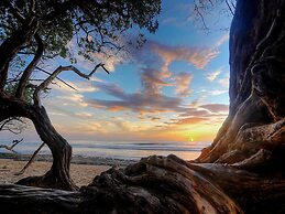 Classy artsy ocean-view unit near pool at Pacifico in Coco sleeps 6
