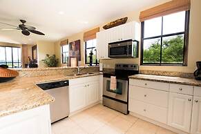 Classy artsy ocean-view unit near pool at Pacifico in Coco sleeps 6