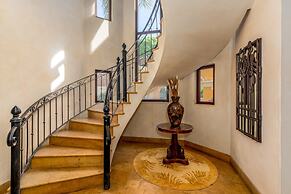 Mediterranean-style Flamingo Mansion Offers the Ultimate in Beachfront