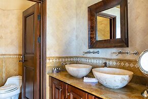 Mediterranean-style Flamingo Mansion Offers the Ultimate in Beachfront