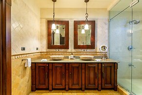 Mediterranean-style Flamingo Mansion Offers the Ultimate in Beachfront