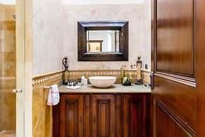 Mediterranean-style Flamingo Mansion Offers the Ultimate in Beachfront