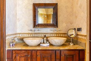 Mediterranean-style Flamingo Mansion Offers the Ultimate in Beachfront