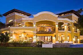 Mediterranean-style Flamingo Mansion Offers the Ultimate in Beachfront