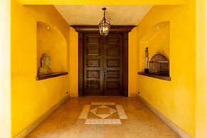 Mediterranean-style Flamingo Mansion Offers the Ultimate in Beachfront