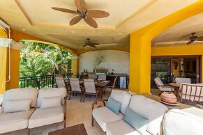 Mediterranean-style Flamingo Mansion Offers the Ultimate in Beachfront