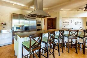 Mediterranean-style Flamingo Mansion Offers the Ultimate in Beachfront