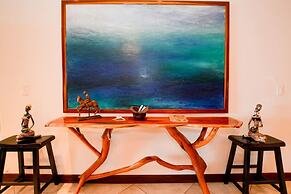 Exquisitely Decorated 5th-floor View of 2 Bays in Flamingo