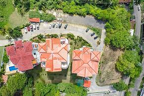 Exquisitely Decorated 5th-floor View of 2 Bays in Flamingo