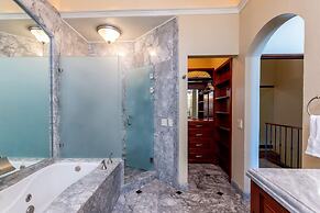 Exclusive - secluded spot on Flamingo Beach - sleep to the sound of th