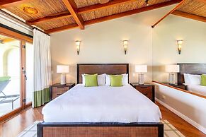 Exclusive - secluded spot on Flamingo Beach - sleep to the sound of th