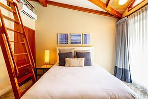 Exclusive - secluded spot on Flamingo Beach - sleep to the sound of th