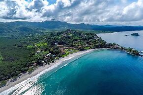 Exclusive - secluded spot on Flamingo Beach - sleep to the sound of th