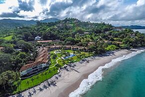 Exclusive - secluded spot on Flamingo Beach - sleep to the sound of th