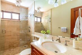 Exclusive - secluded spot on Flamingo Beach - sleep to the sound of th