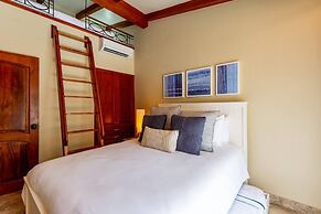 Exclusive - secluded spot on Flamingo Beach - sleep to the sound of th