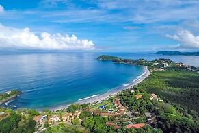 Exclusive - secluded spot on Flamingo Beach - sleep to the sound of th