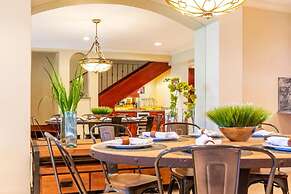 Exclusive - secluded spot on Flamingo Beach - sleep to the sound of th