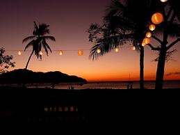 Big, Ultramodern Hillside Home With Private Pool and Endless Ocean Vie