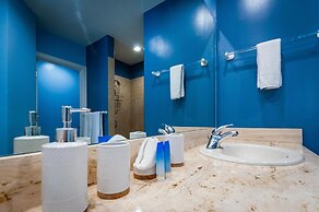 Nicely Decorated Ground-floor Unit in Front of Pool at Pacifico in Coc