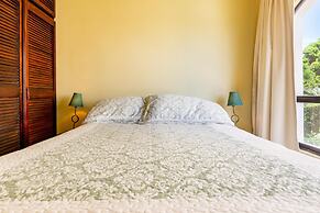 Birds-eye Ocean View in Nicely Priced Top-floor Unit in Flamingo