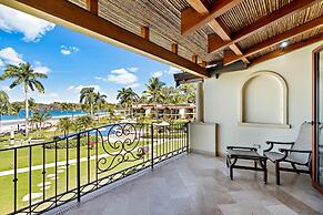 Luxury beachfront unit in Flamingo right in front of the waves