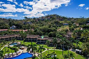 Luxury beachfront unit in Flamingo right in front of the waves