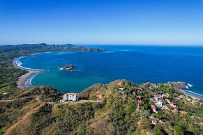 Luxury beachfront unit in Flamingo right in front of the waves