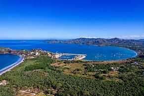 Luxury beachfront unit in Flamingo right in front of the waves