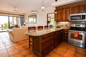 Spectacular - spacious unit in Flamingo in front of the beach