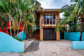 Nicely Priced Duplex in Surfside With Private Pool and AC in Every Roo