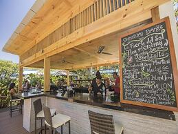 Minimalist, Modern Design on 2nd Floor in Coco With Garden-view Balcon