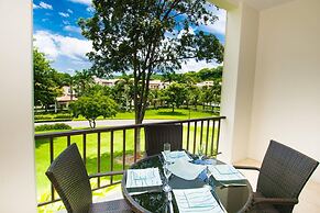 Minimalist, Modern Design on 2nd Floor in Coco With Garden-view Balcon