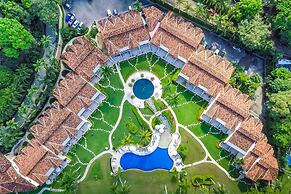 Unique space combines two luxury units into one to sleep up to 12 in F