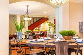 Unique space combines two luxury units into one to sleep up to 12 in F